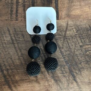 💥3 for $12💥 black dangle earrings